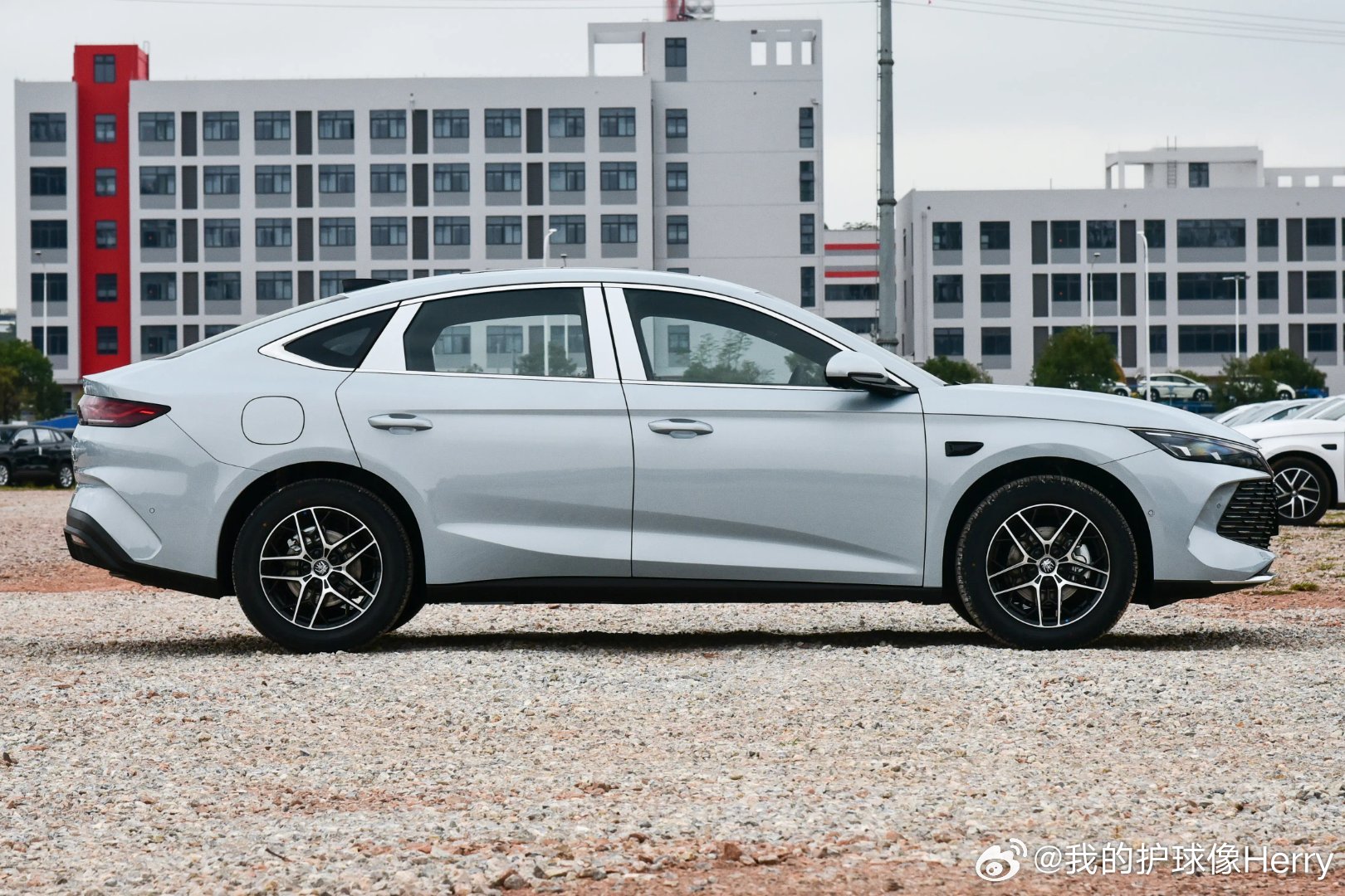 油价大涨，比亚迪车主爽了，真实花费多少？上上次加油，中石化92号汽油6块多，23