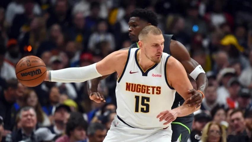 约基奇季后赛三双仅逊两人掘金116-105战胜森林狼，约基奇出战40分钟，19投