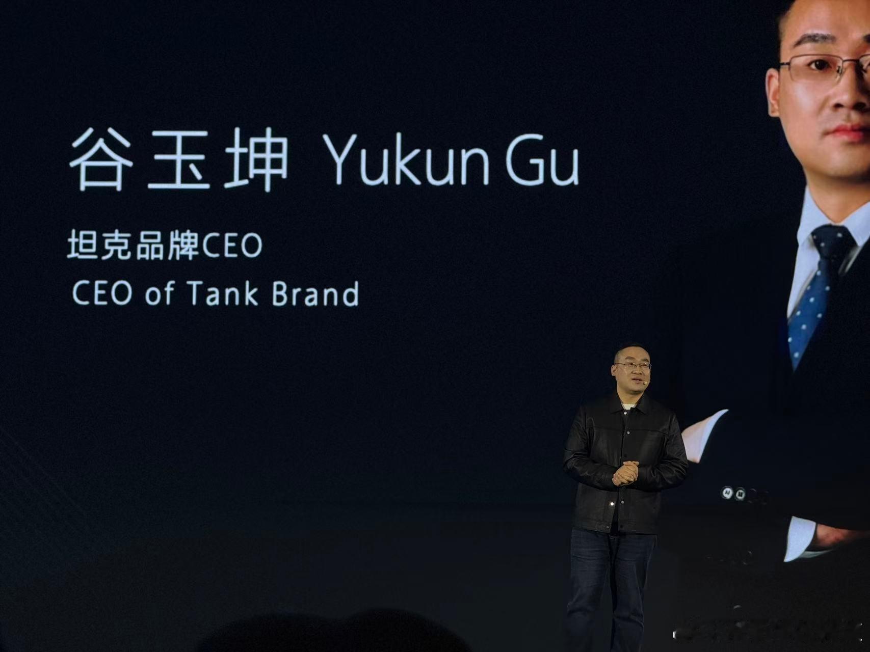 胖哥汽车频道 新款坦克700上市，共3款车型，指导价42.8万-50.8万元。新