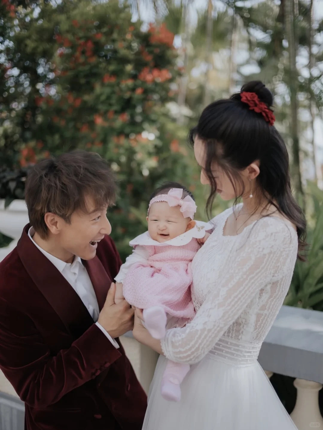 方力申和太太的婚纱照，两人要在香港补办婚礼 