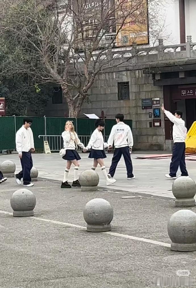《奔跑吧13》在武汉录制期间，孟子义与李昀锐作为本季“奔跑挚友”合体亮相，引发全