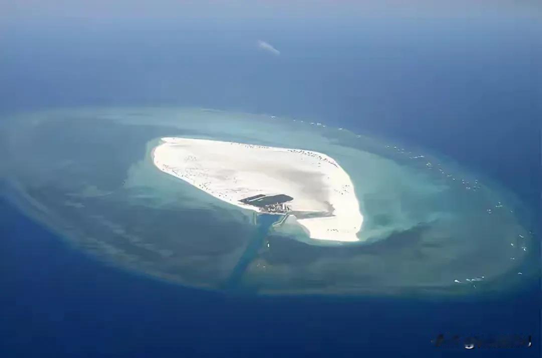 【中国海南:“西沙前哨中建岛”工程】:“中建岛”西沙群岛最南端的岛礁，东西长约1