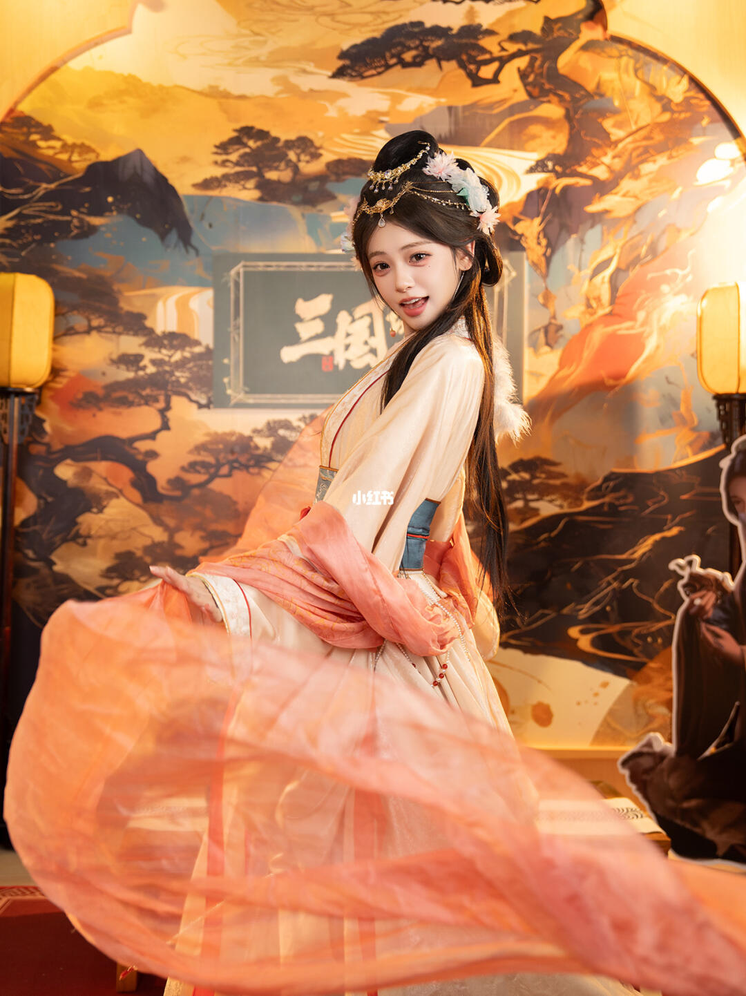 “已沦陷，没人能拒绝这个回眸”