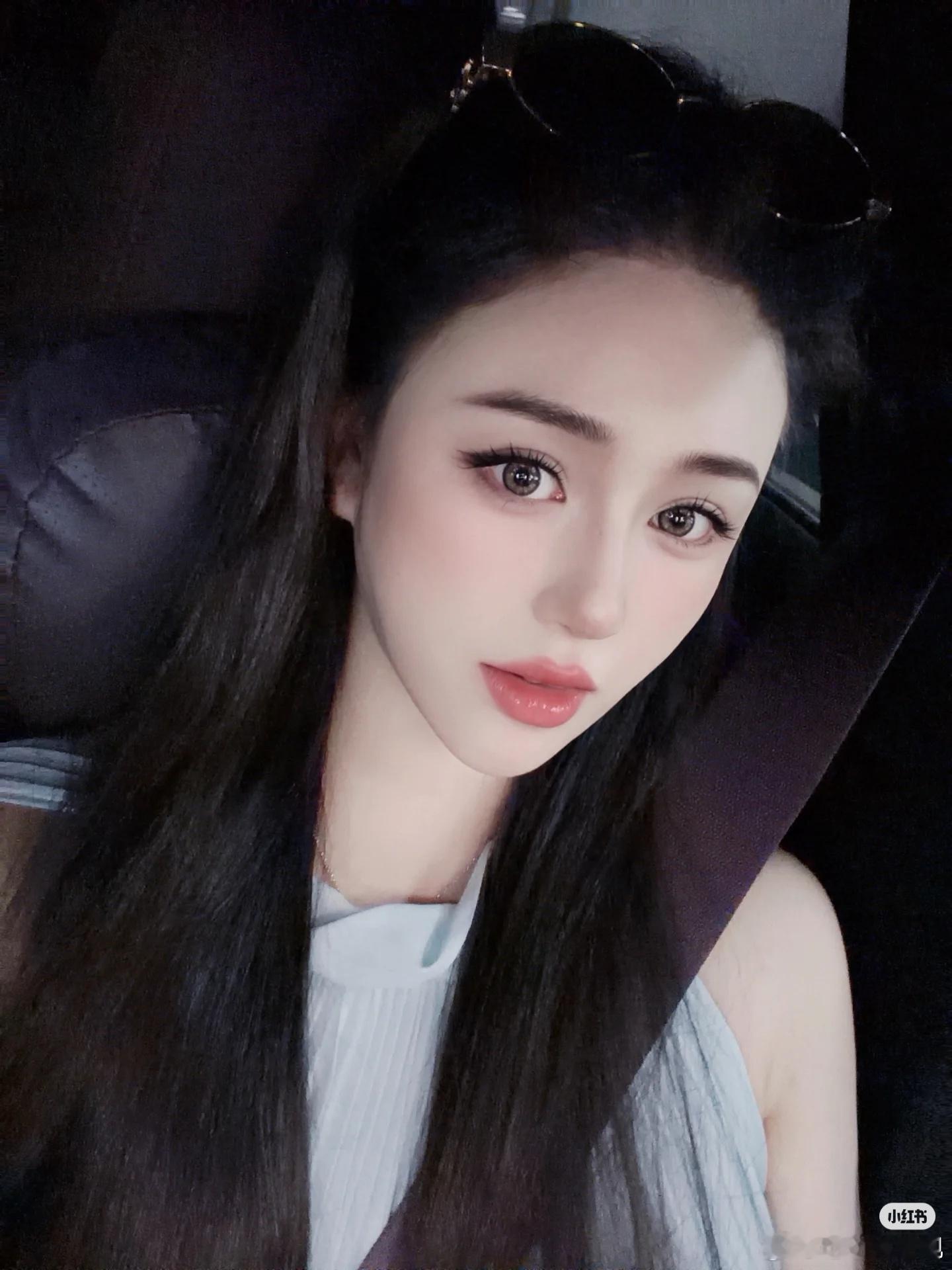 终于提上小车车啦！蔚来的服务和售后是真的好 感觉用车非常方便特别适合我这种懒人！