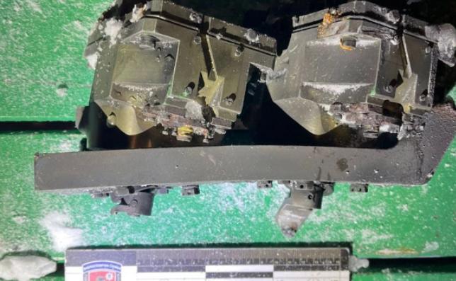 令人震惊，乌克兰居然回收了俄罗斯发射的“榛树”中程弹道导弹残骸，目前基辅捡漏收集