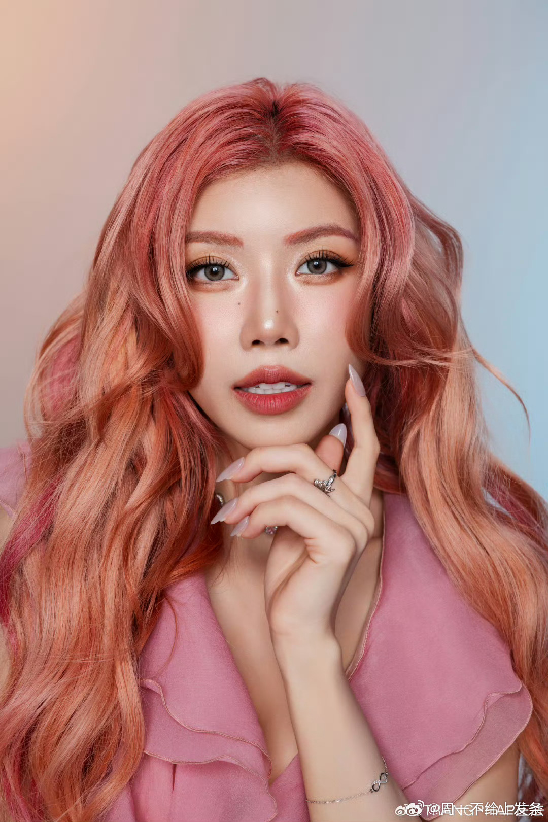 越南文旅官方支持庄法参加乘风乘风2026越南文旅官方在线打call庄法！作为越版