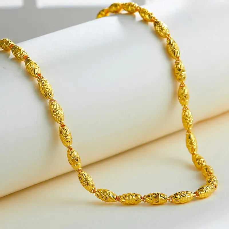 刚刚从老家回来，在村里听到大家在议论黄金，尤其是最近金价大跌，村里的大妈们表示，