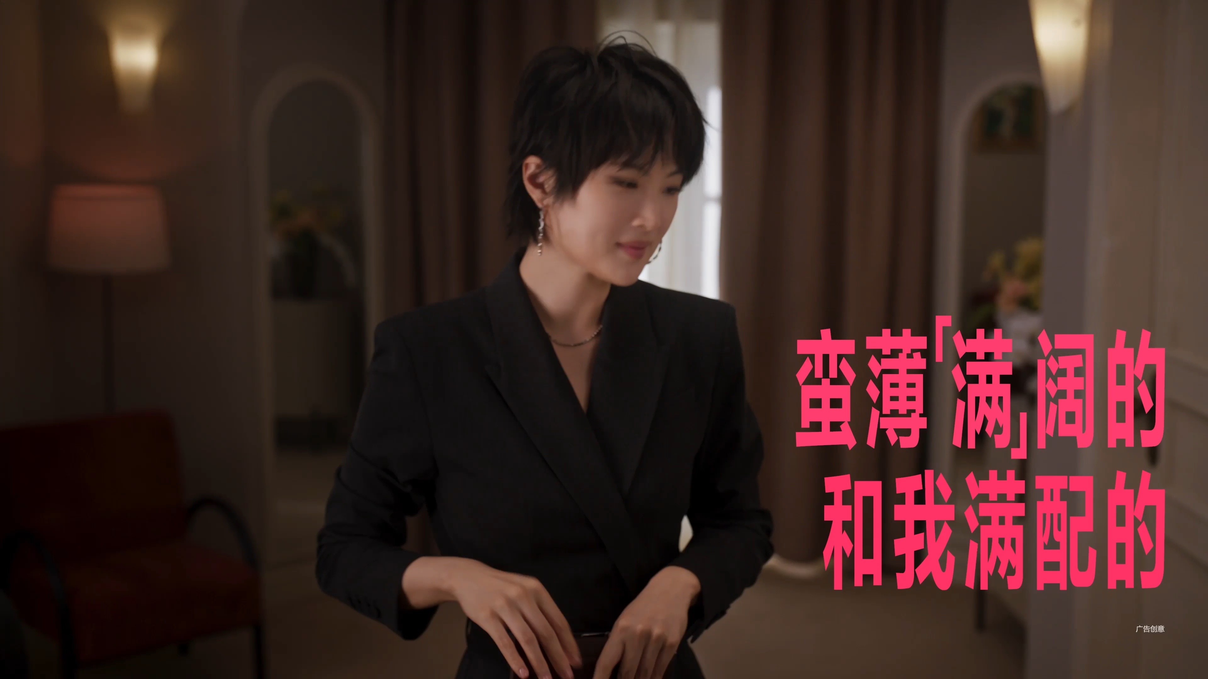 华为阔直板今日开售 朗朗上口的句式再加1华为阔直板  满阔的 和我满配的 ​​​