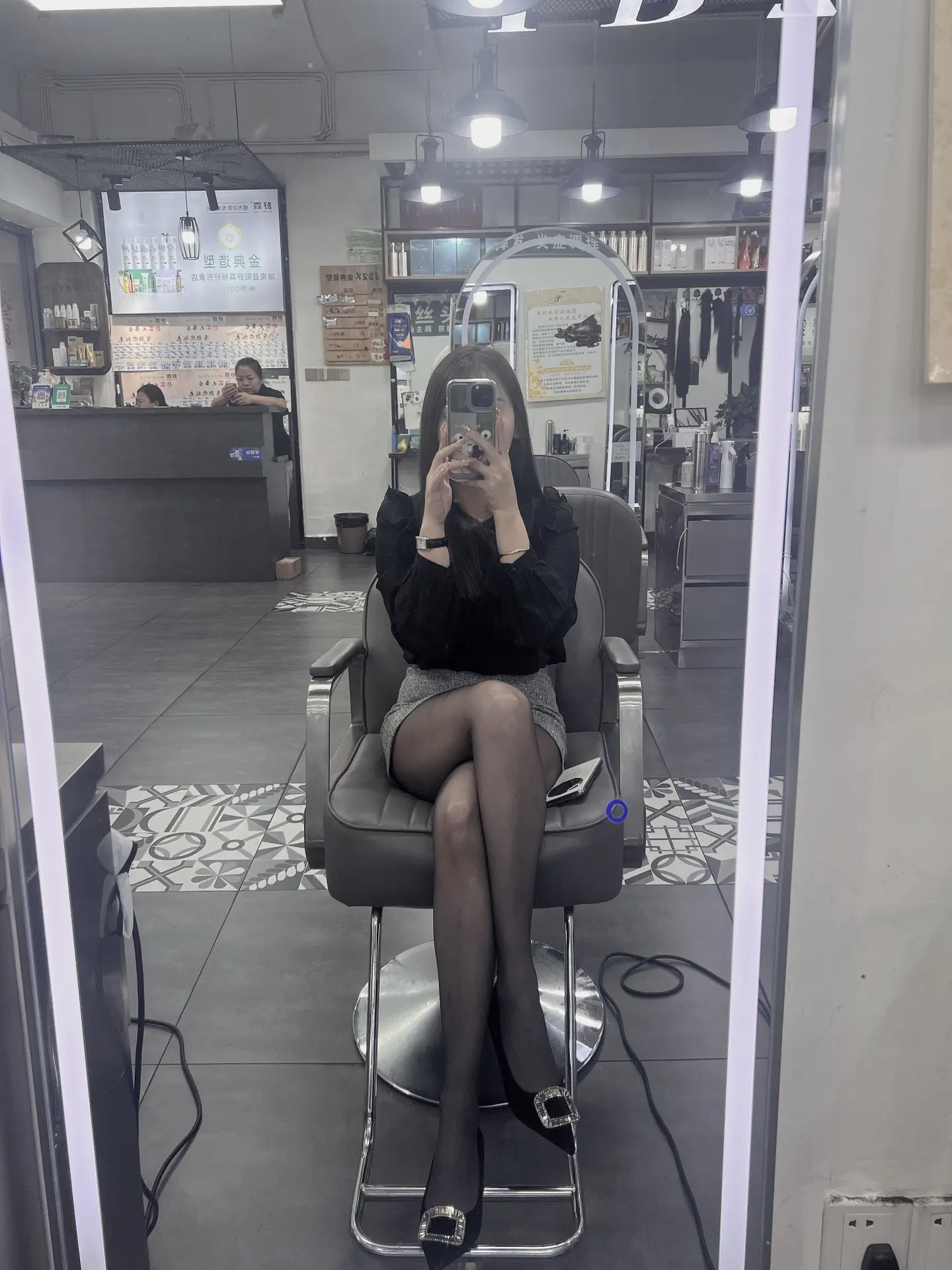 祝你风生水起 也祝你做好自己 也祝你以后的生活 不会在像当年的那样身不由己.