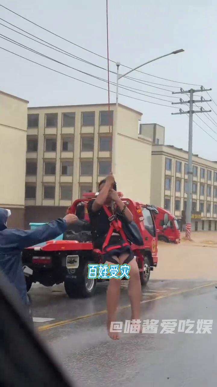 取之故土，馈之百姓。
茉莉奶白。
什么叫自己淋着雨还给别人撑伞？茉莉奶白，我保证