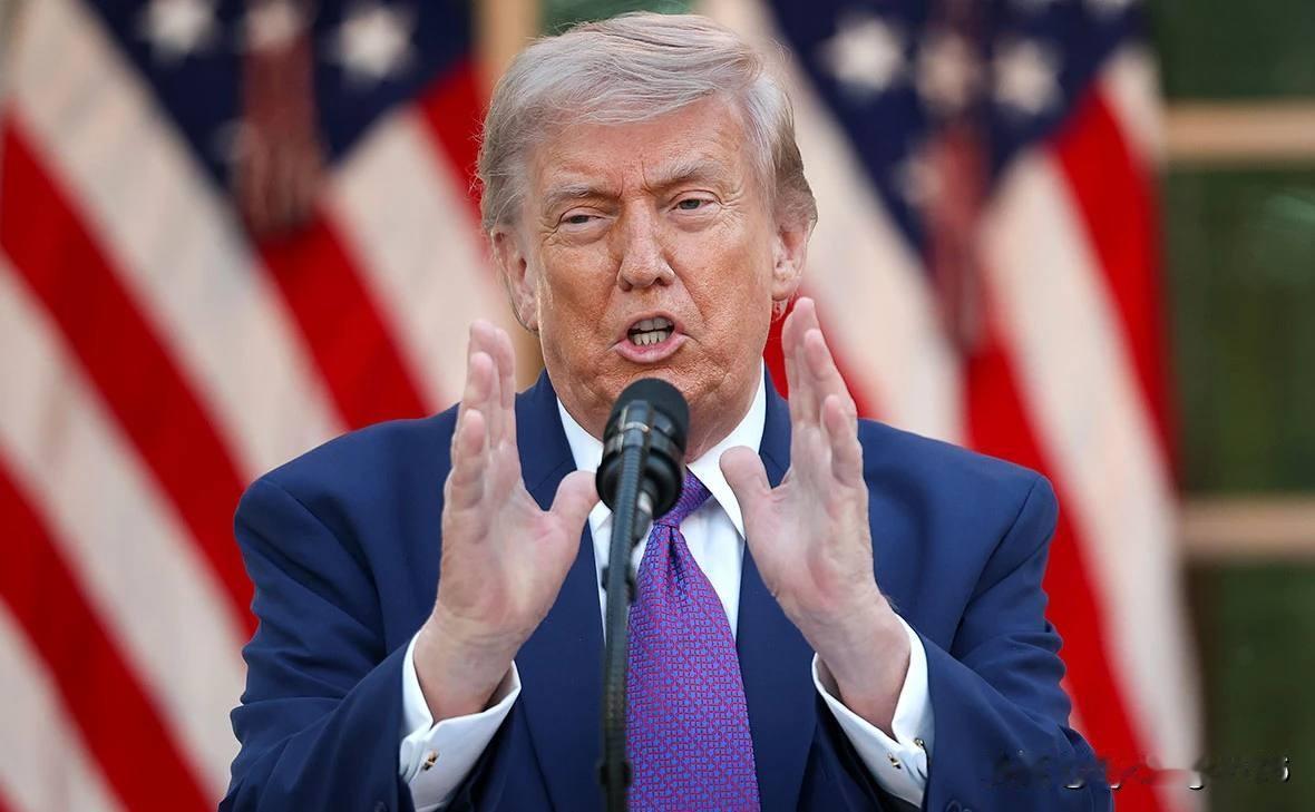 🇺🇸🇮🇷美国可能打击伊朗核设施，以阻止其获取铀。唐纳德·特朗普在接受福克