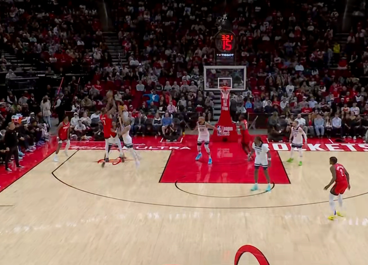 火箭这个进攻能力真让人捉急，总不能球球都让杜兰特这么拔吧。 