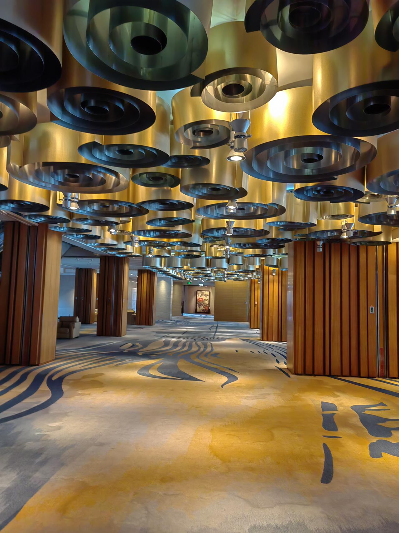 苹果正在推迟发布明年的iPhone Air这款该公司最薄的智能手机。
这展现了什