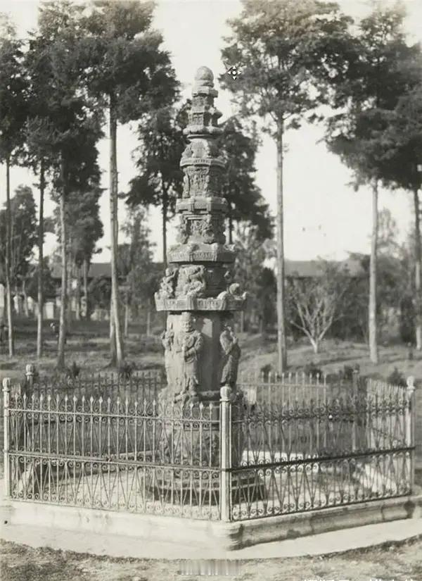 【滇中极品：昆明地藏寺经幢】        地藏寺经幢是大理国（宋）时期中国雕刻