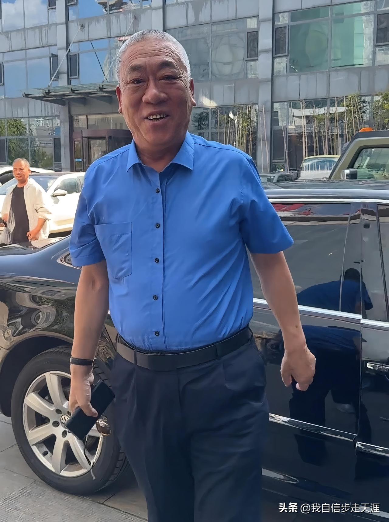 要问我中国最好的老板是谁，我不好说

但最出名的好老板是谁，估计非崔培军和于东来