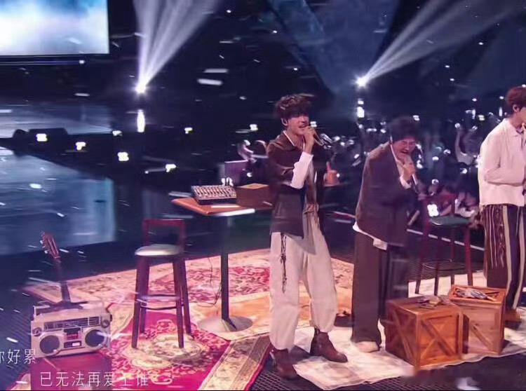 见证成长的时刻！张卓尔当上曾辉声乐代教，耐心陪伴反复练习，期待曾辉的舞台能够焕然