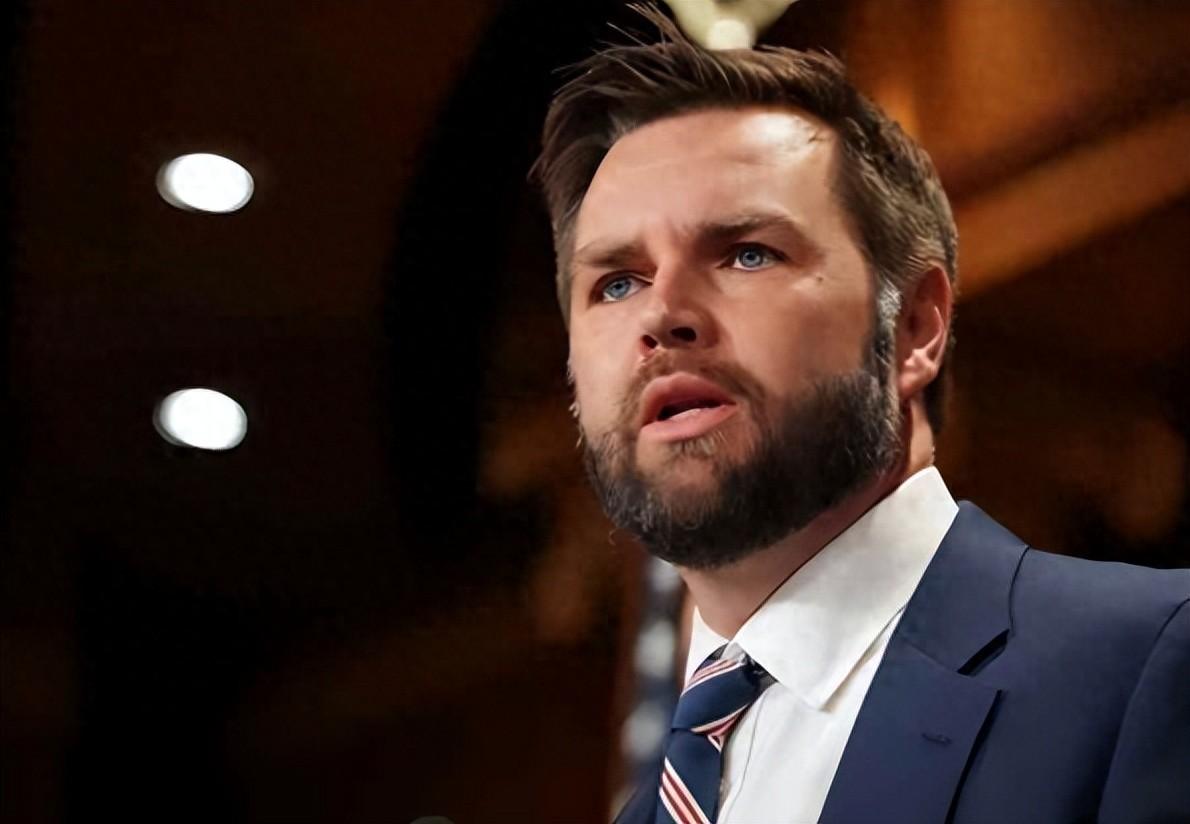 特朗普果然留了“后手”！白宫“宫斗”决出最终赢家，美总统接班人众望所归？美媒突然