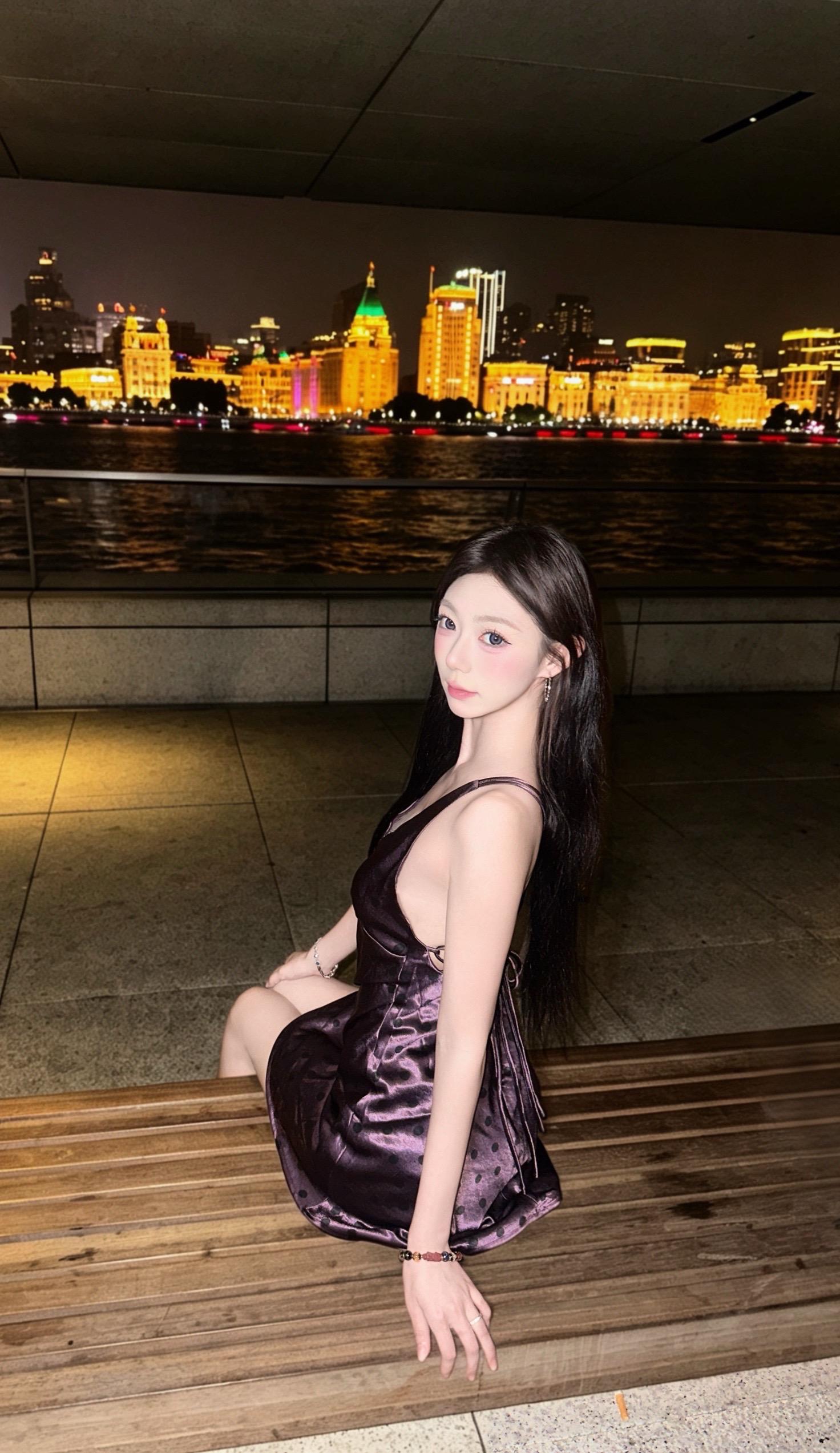 日子又像河水一样潺潺流动 我还没忘记第一次见你的眼睛