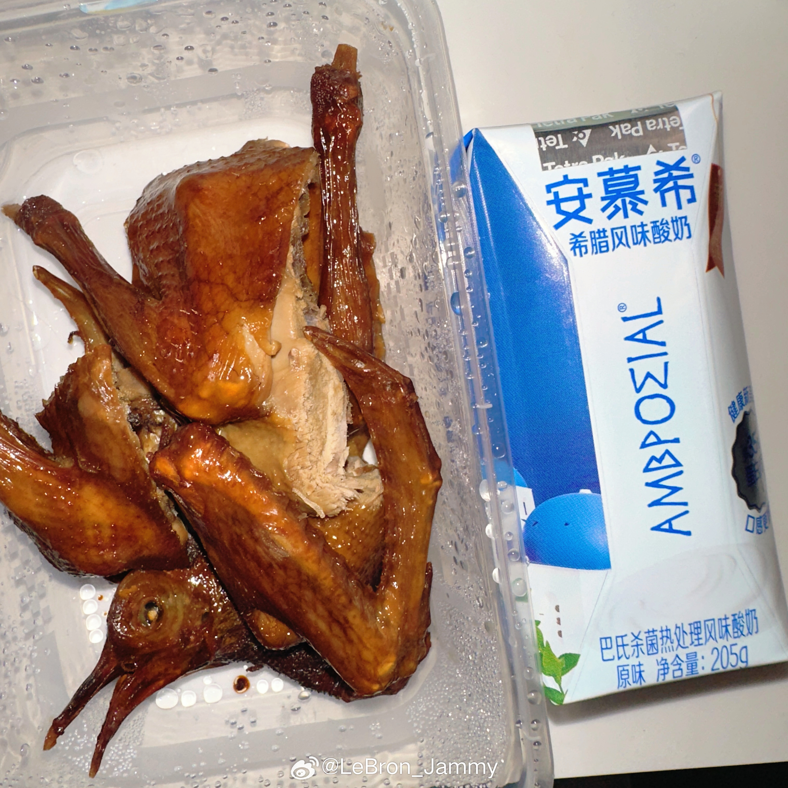 老詹被央视认可，很开心！吃顿宵夜庆祝一下[馋嘴][馋嘴][馋嘴]如此美味在哪买？