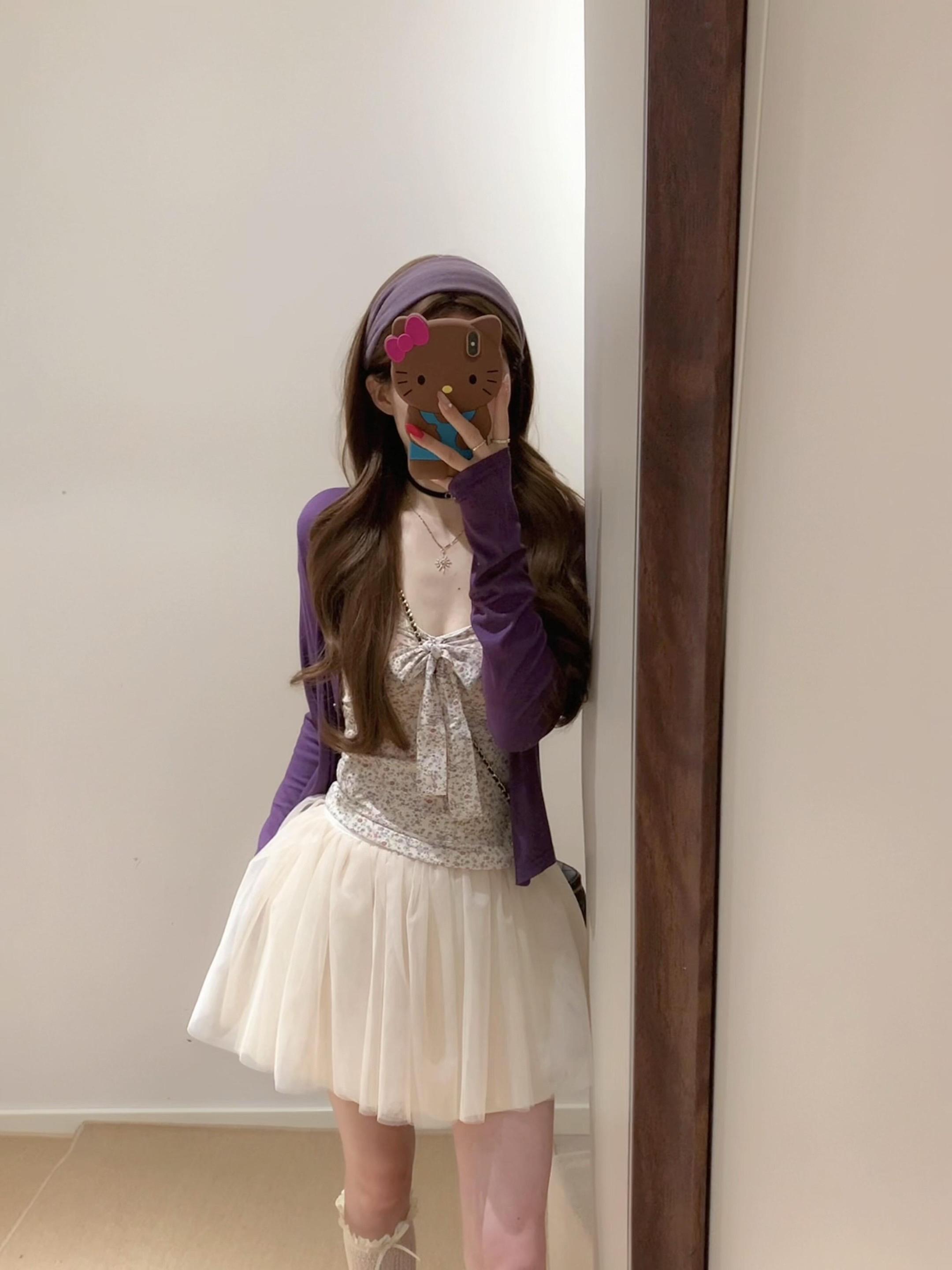 老婆们～配搭裙子还是裤子好看？