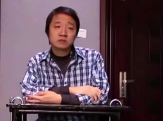 没人想到，这位手里攥着中国电磁炮的核心技术的专家，竟然是美国安插的间谍！三年内，