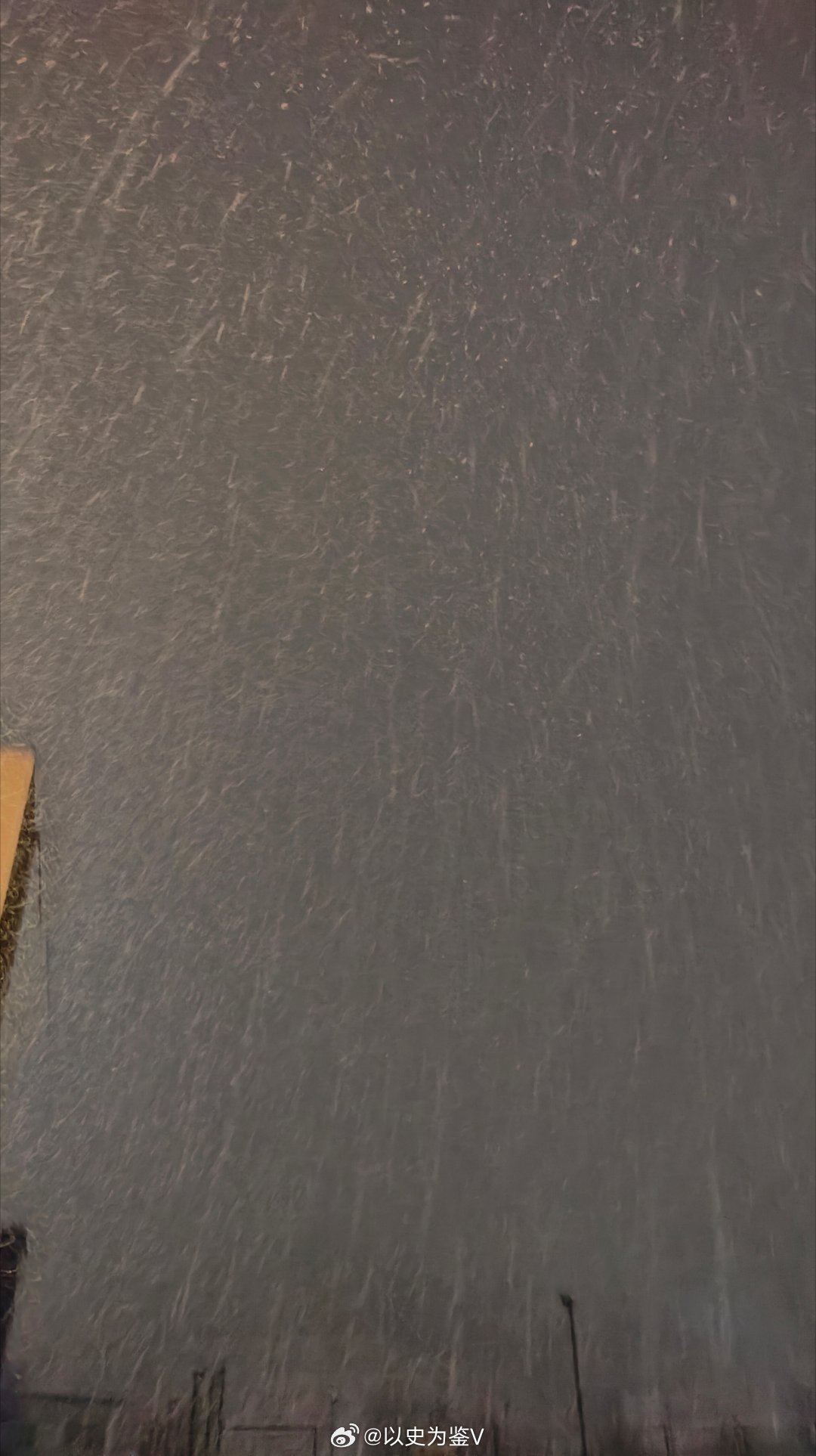 下雪了……明天看来要早点出门才行 