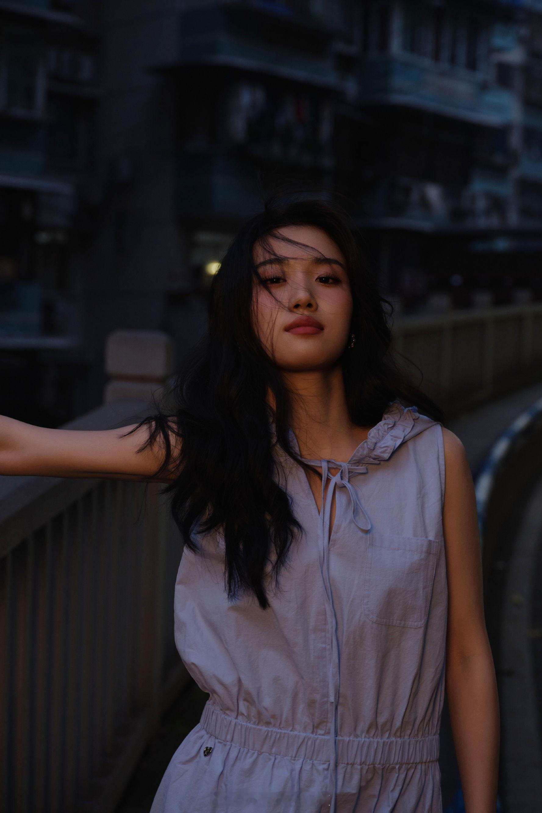 卢昱晓朦胧夜美人 ​​​