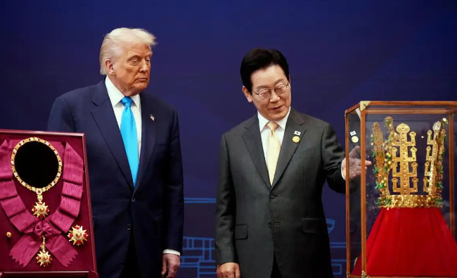 韩国最近和美国达成了一笔大交易——承诺向美国投资3500亿美元，换来的是美国把对