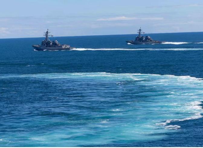 今晚10点开始，美国海军封锁霍尔木兹海峡，目的就是封堵伊朗一天200万桶的石油出