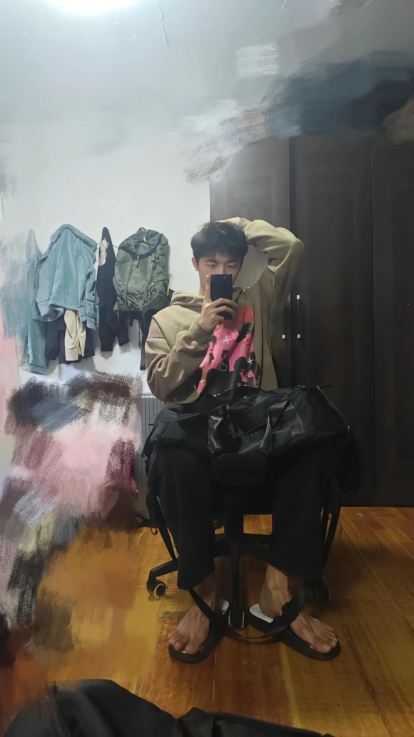 50码的脚我一点也不信[doge] 