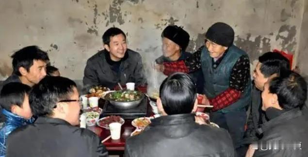 有一次，陈行甲去找上级领导汇报工作，上级对他说:你给老子滚，你只是个县委书记，你