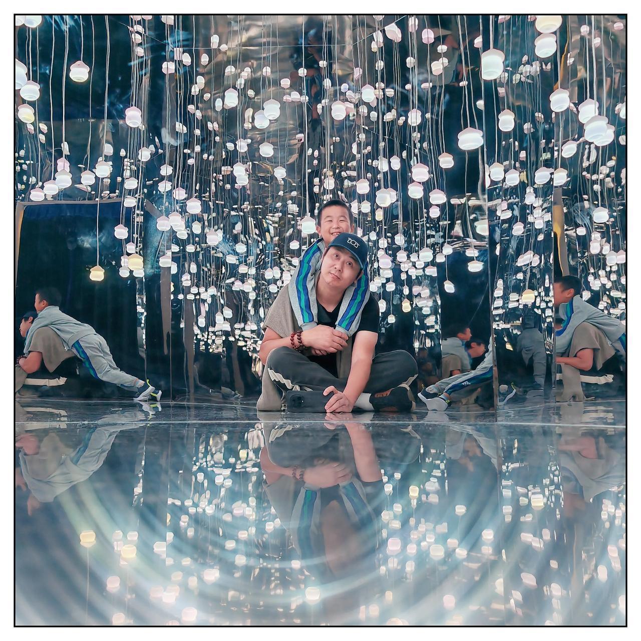 我和儿子，难得的闲暇时光。