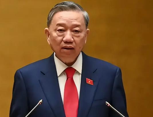 7 月 5 日，中国国防部放出的一个重磅消息瞬间引爆了舆论场。

应越南海军的主