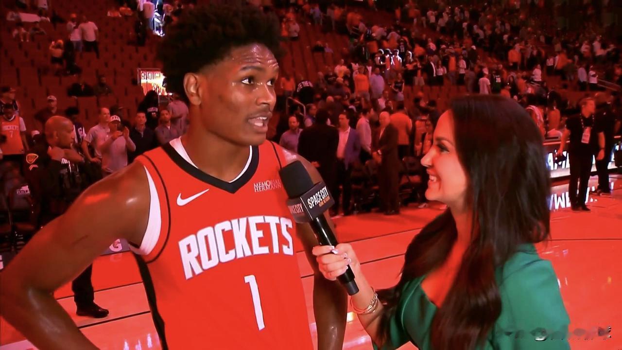 阿门·汤普森开心开心极了[比心]