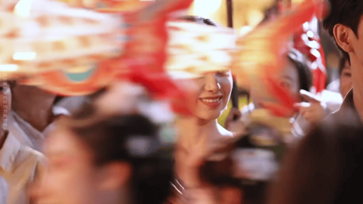 张婧仪和导演讨论陈清雾穿衣风格张婧仪雾里青杀青vlog杀青vlog窥见角色打磨日