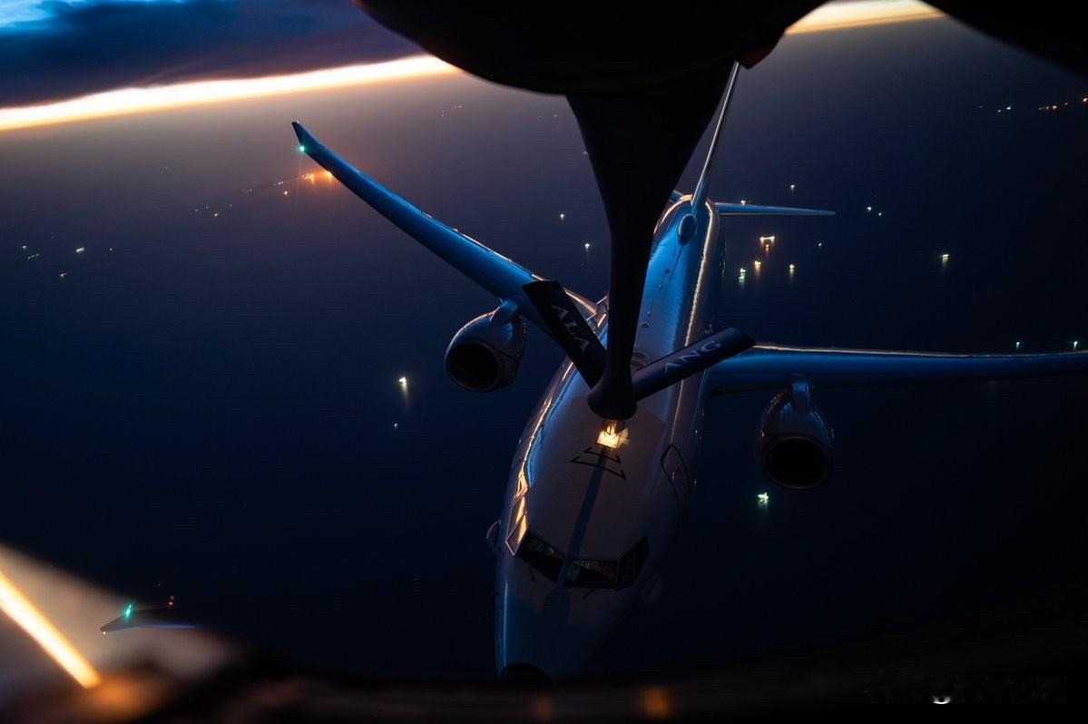 美中央司令部：

在美国对进出伊朗港口的船只实施封锁期间，一架美国空军KC-13