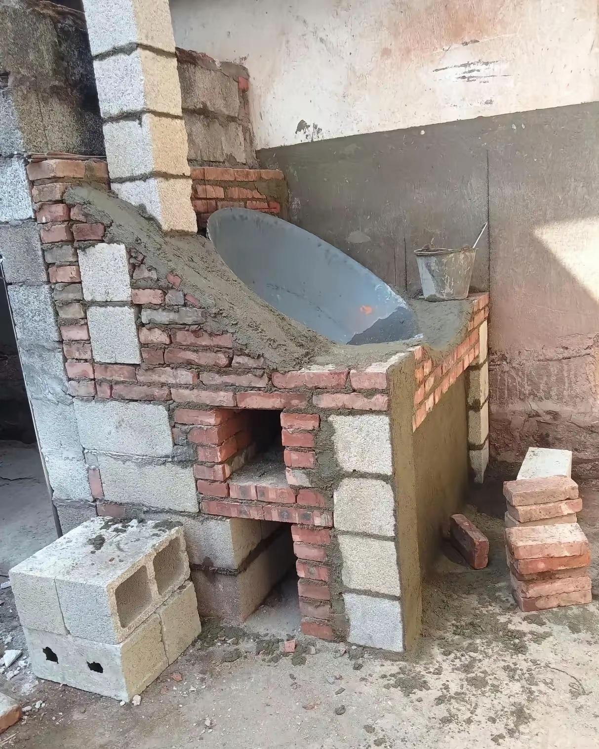 农村大草锅，歪成这样，有什么讲究吗？