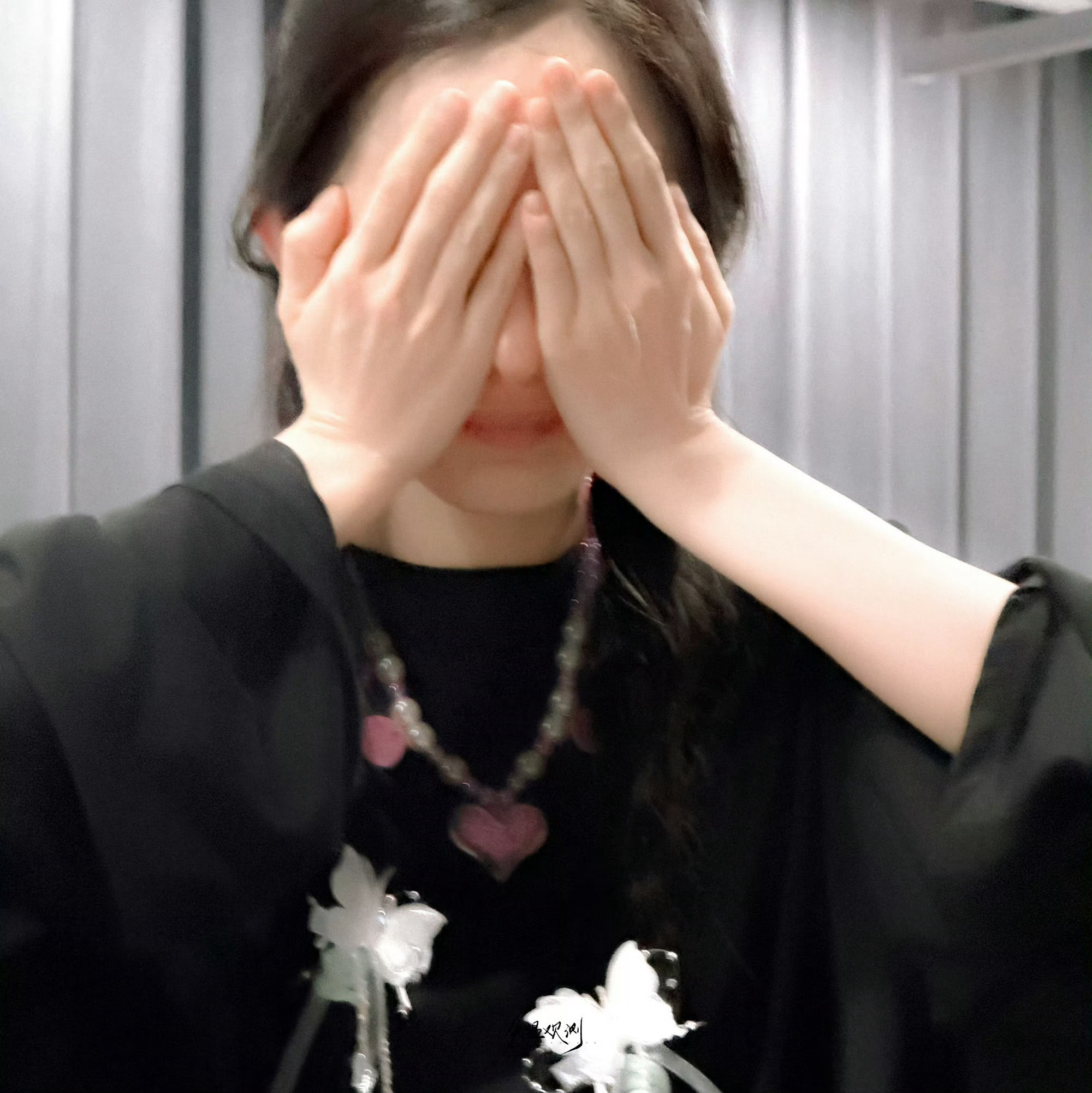 杨幂[超话] ym杨幂冯湮儿 ym杨幂冯娷 晚安啦🐝宝们[女孩儿]人生只有三天