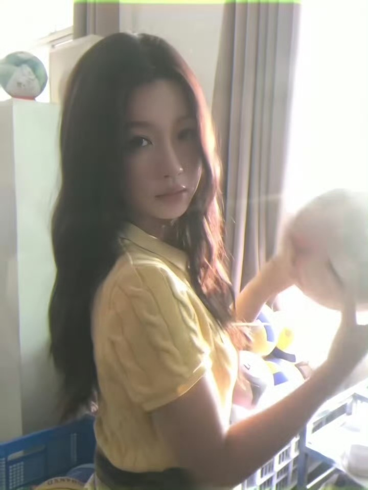 看透当下局面之后，咱们就别再被一时的站内热度裹挟内耗了。热度可以被人为左右控制，