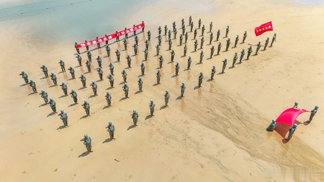 前线熄灯号军营晚点名人民前线 从战火中淬炼在和平中担当英雄的旗帜历经战火硝烟与急