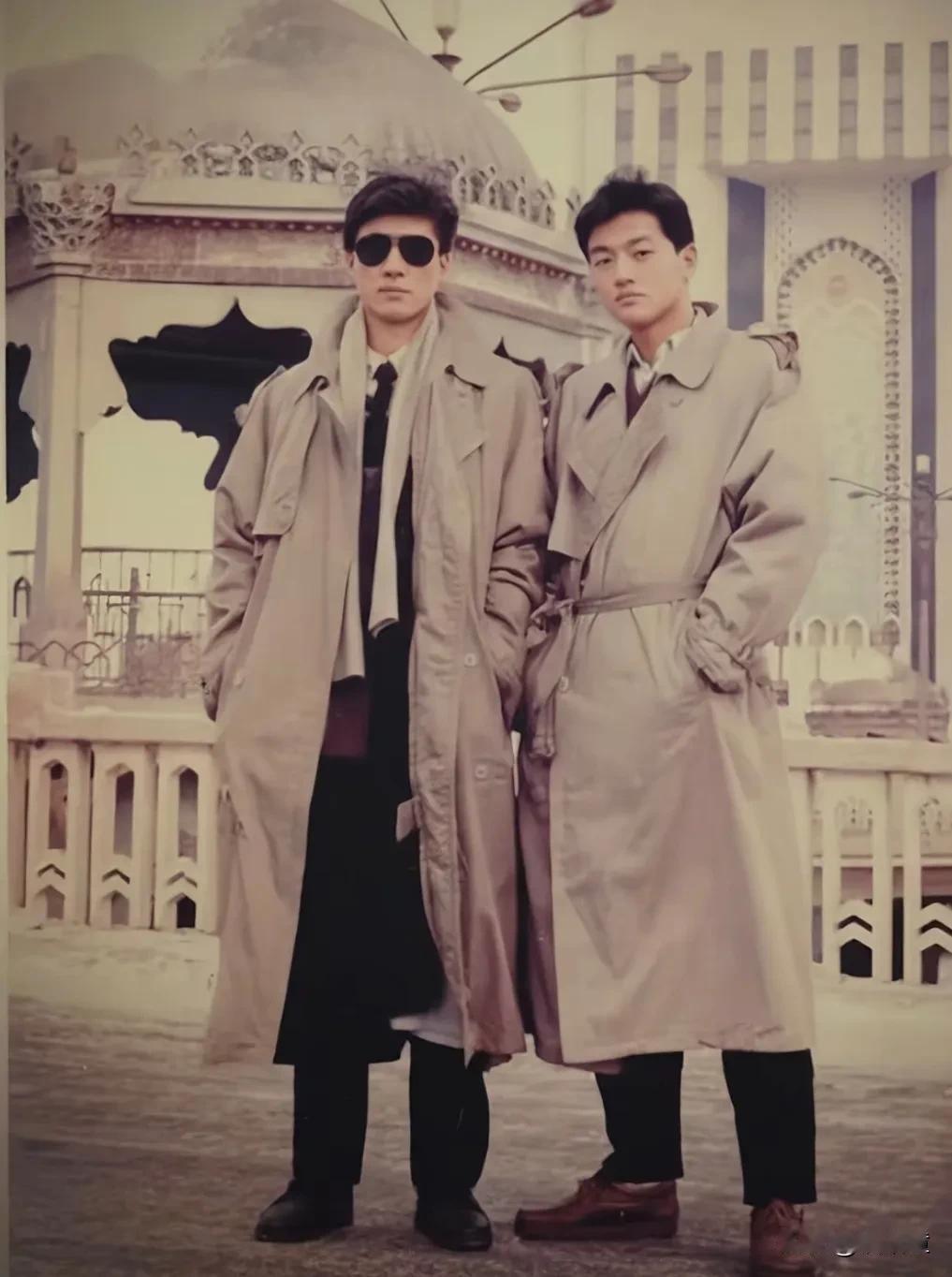 李亚鹏晒出与哥哥的合影，让人最为感动的还是，哥哥给他发的一段文字！
哥哥也曾不理