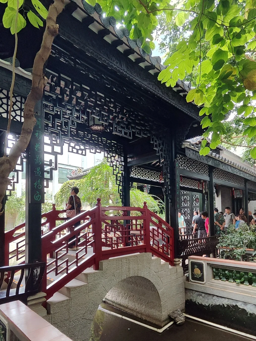 来这里看活着的历史