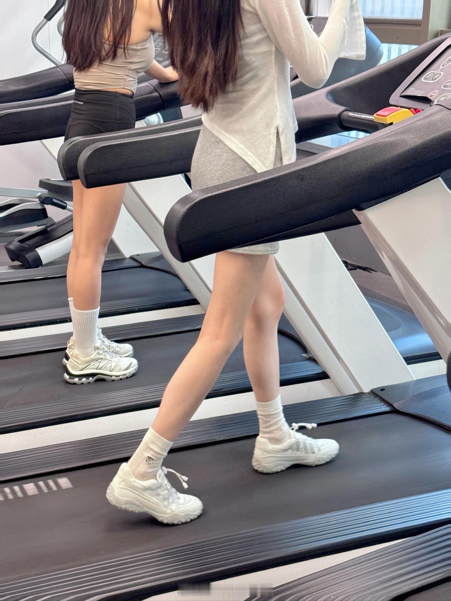 韩素希同款，很好穿✨老天奶，这也太好看了吧，虽然是平替，卷吧卷吧凑乎穿吧 