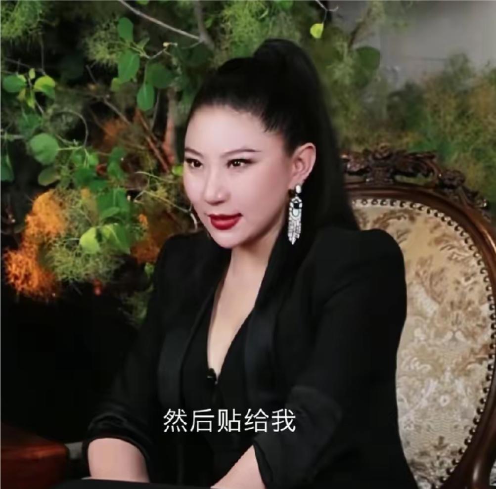 COCO为什么会对谢贤恋恋不忘吗？因为谢贤对她的爱超越了自己亲人。
COC〇说，