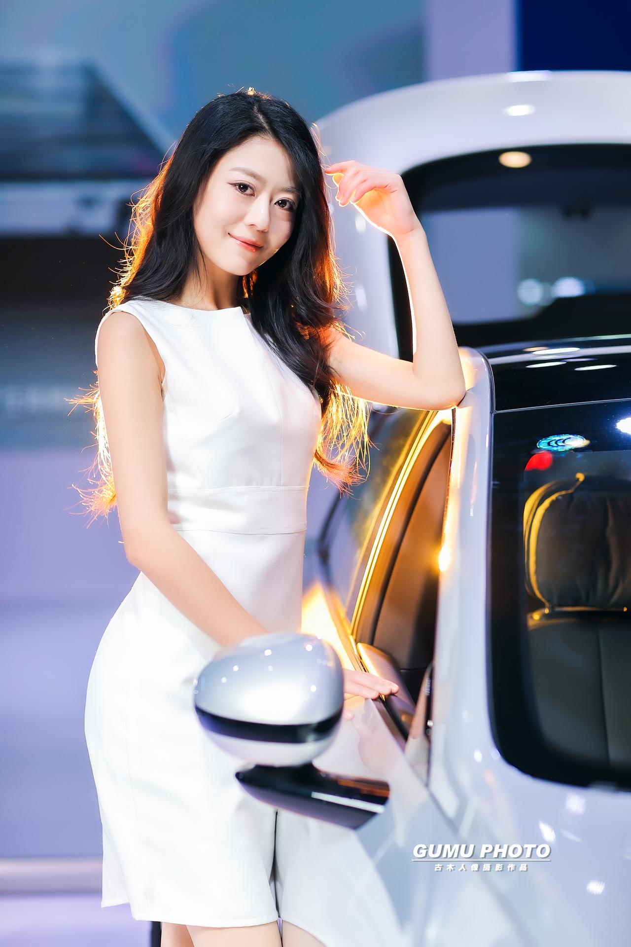 2025成都双十二车展长安启源展台模特小姐姐