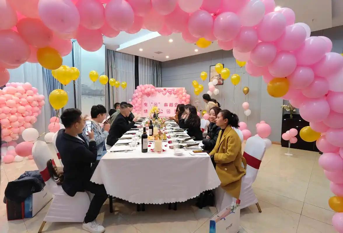 催婚的父母和佛系的年轻人，到底谁错了？答案很扎心

春节催婚，从来都不是单方面的