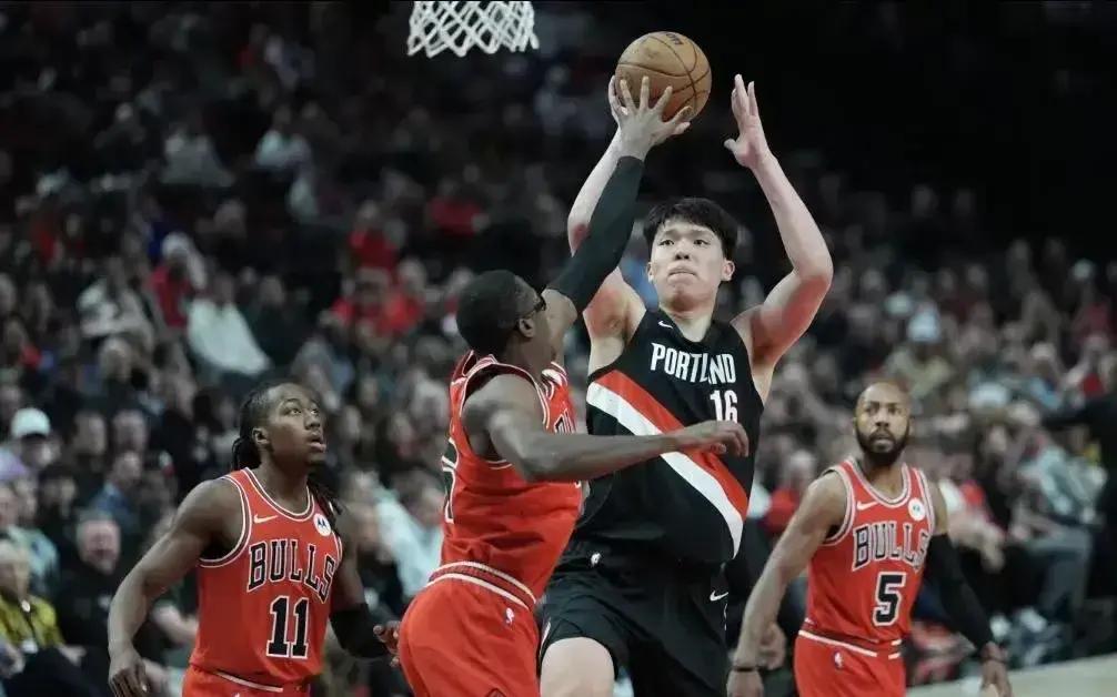 真是越发看不懂斯普利特的操作了。杨瀚森在今日对阵开拓者和公牛的比赛首节表现相当出