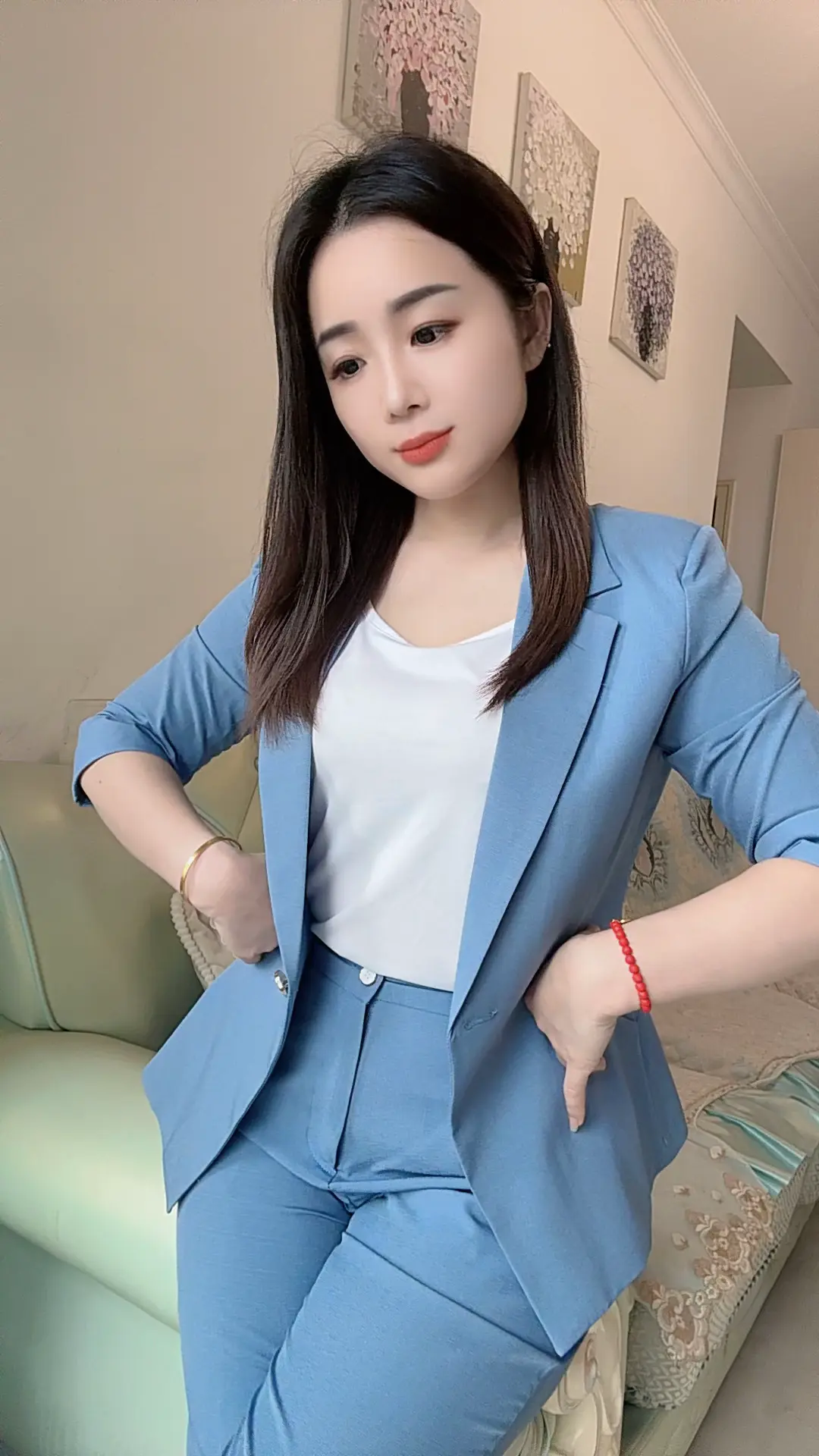 事不能想的太多，想多了，心就乱了，人不能看的太清，看清了心就凉了，情不...