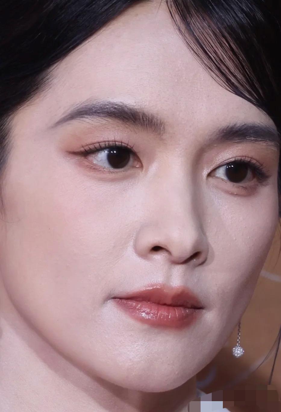 陈昊宇，清冷疏离的智性美