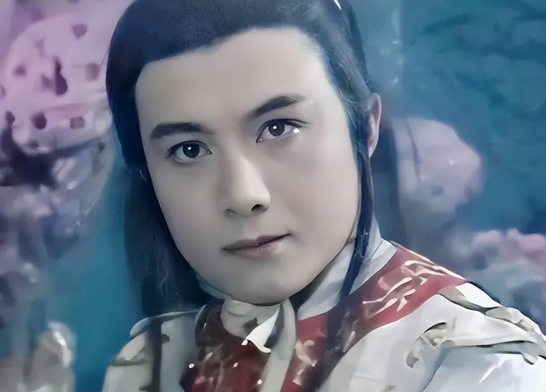 当年小白龙的扮演者王伯昭，为什么会被谢霆锋和张卫健打。据说王伯昭曾与香港化妆师发